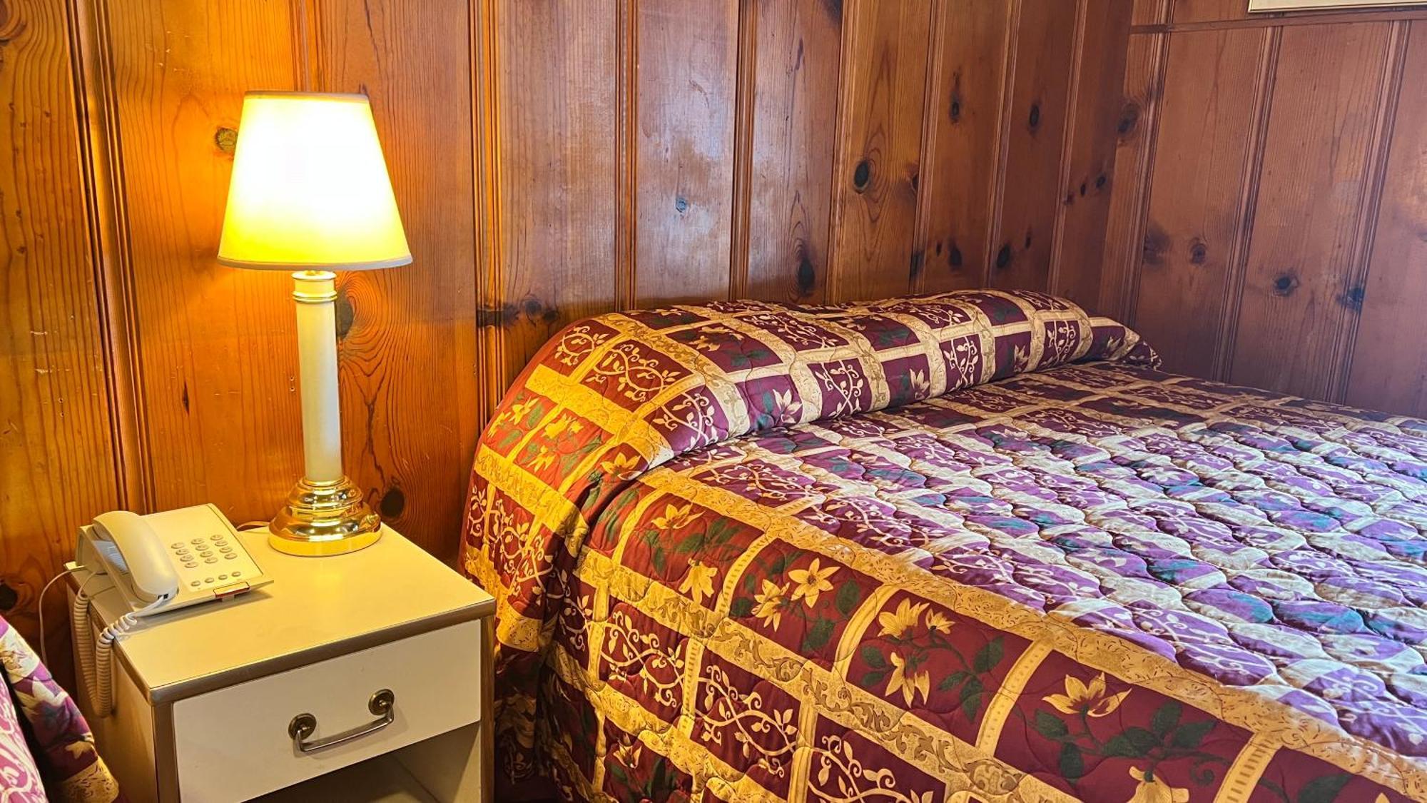 Pine Cone Motel Уиллитс Экстерьер фото