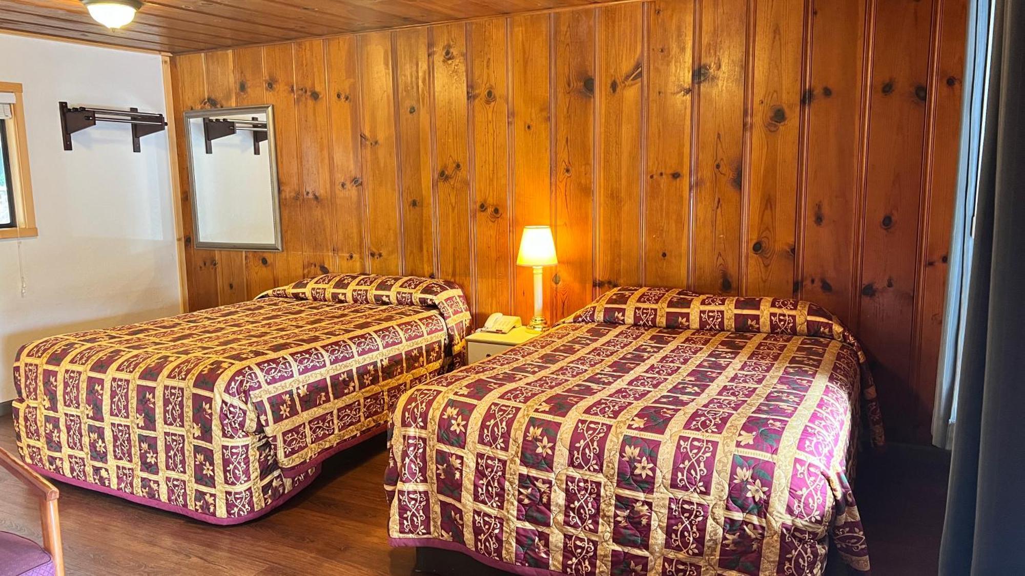 Pine Cone Motel Уиллитс Экстерьер фото